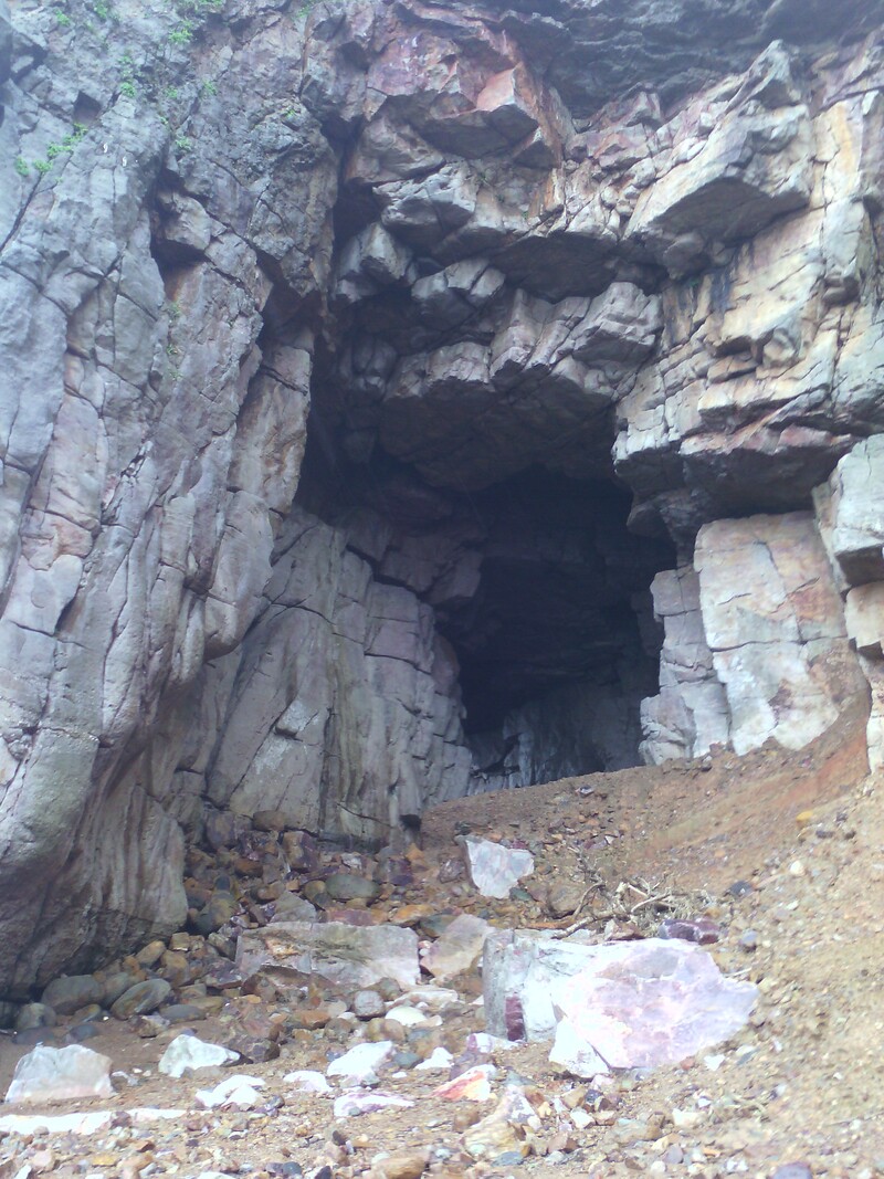 Rock Climbing in Long Dong (Dragon Cave), Long Dong (Dragon Cave)
